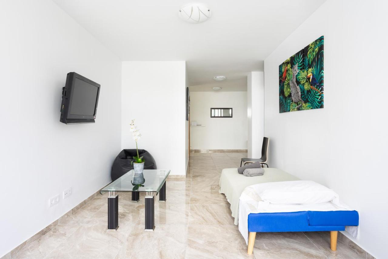 Classbnb - Three Spacious Apartments 150M From The Las Americas Promenade Арона Экстерьер фото