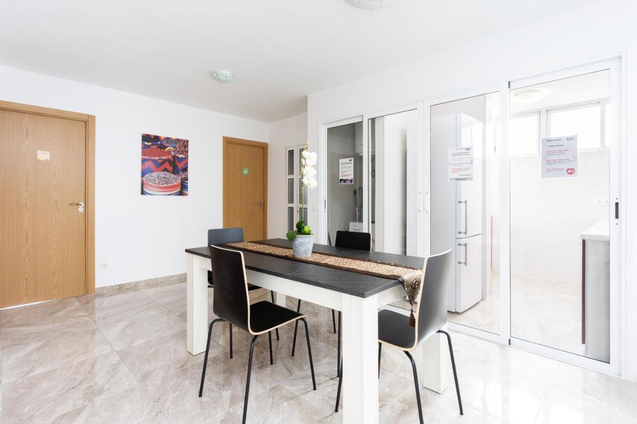 Classbnb - Three Spacious Apartments 150M From The Las Americas Promenade Арона Экстерьер фото